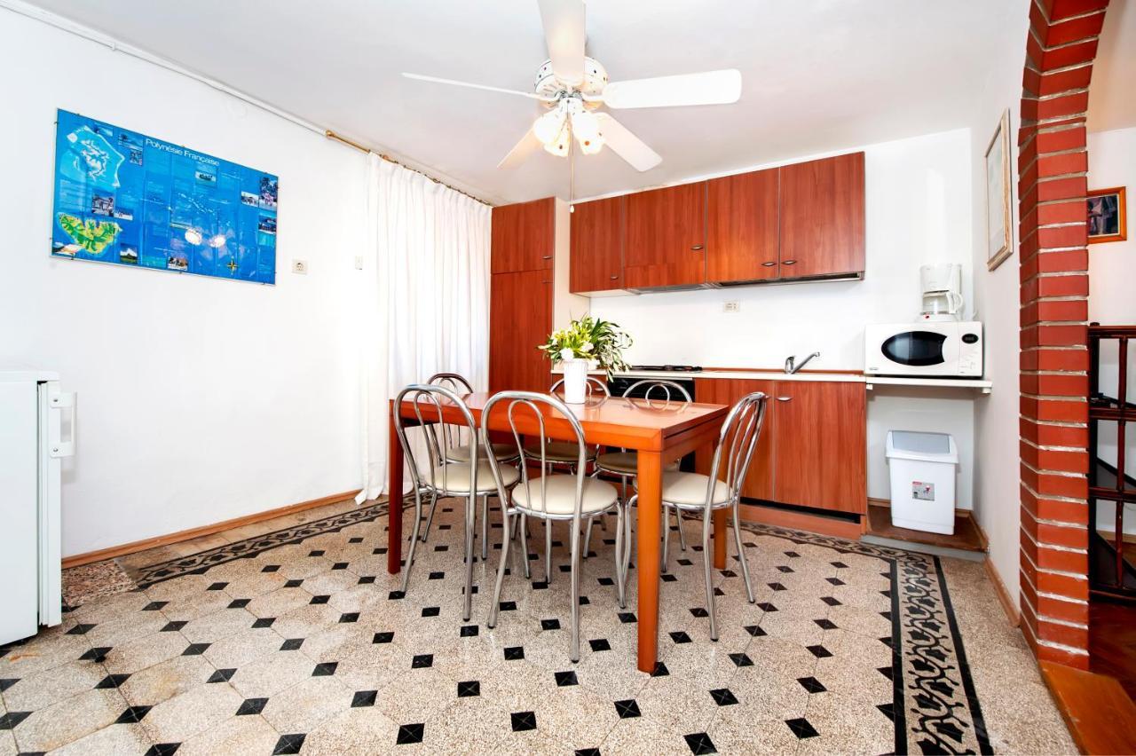 Carera Seaview Apartments 로비니 외부 사진