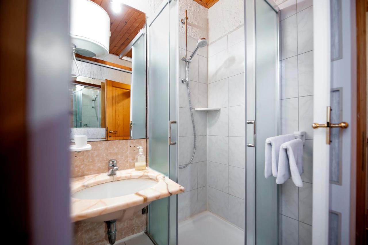 Carera Seaview Apartments 로비니 외부 사진