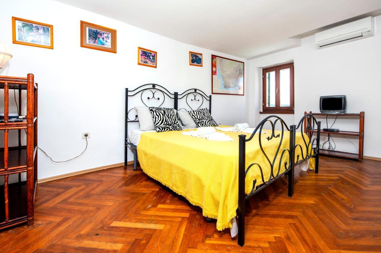 Carera Seaview Apartments 로비니 외부 사진