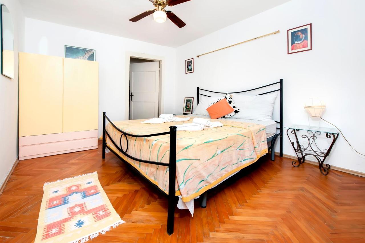 Carera Seaview Apartments 로비니 외부 사진